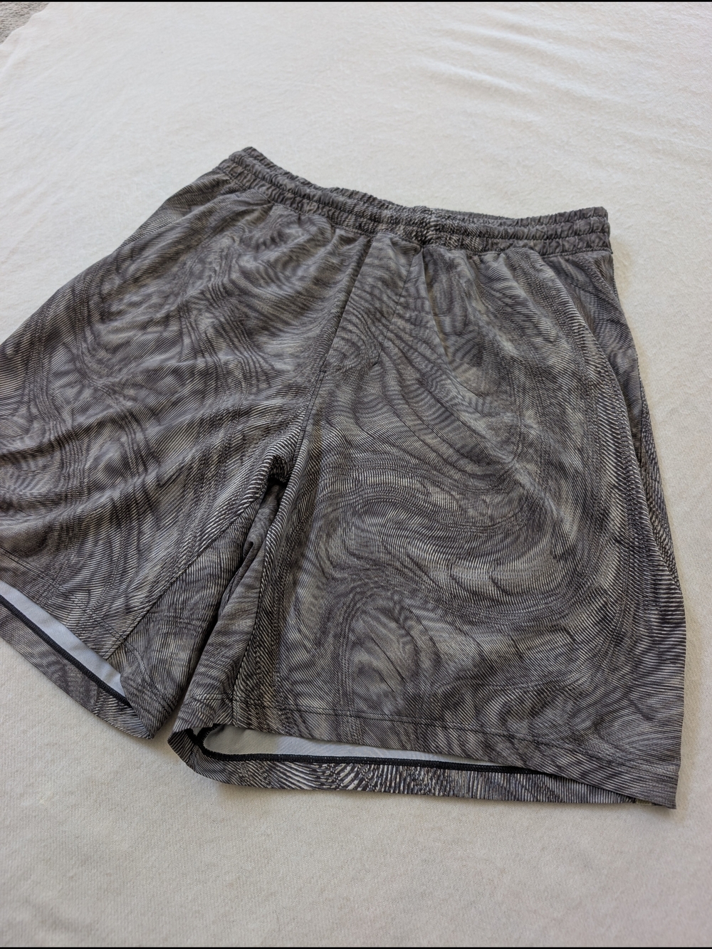 Lululemon Pace Breaker Linerless Short 7" Size Medium